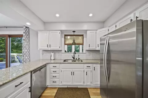 Kitchen - 6232 Burning Tree, Jackson, MI 49201 photo 2 of 3