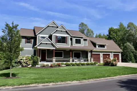 3781 Bridgehampton Dr NE, Grand Rapids, MI 49546