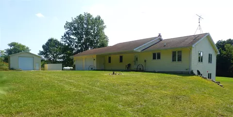 8833 W Rs, Schoolcraft, MI 49087