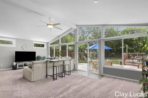 8237 Greenridge, Jenison, MI 49428 photo 3