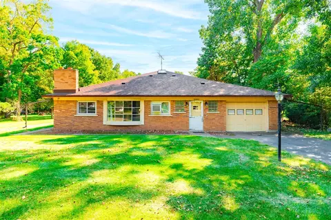 9205 Bellevue, Grosse Ile, MI 48138