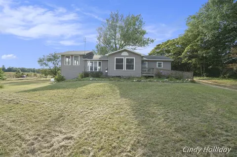 17035 Larsen, Gowen, MI 49326