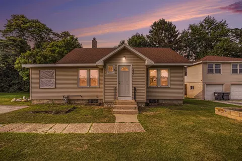 9049 Red Arrow, Watervliet, MI 49098