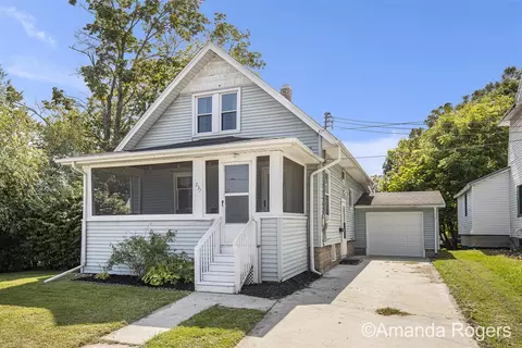 237 E Lincoln, Ionia, MI 48846