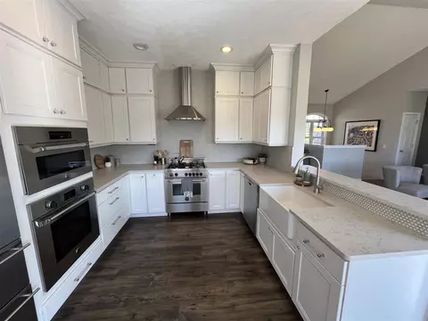 Kitchen - 8866 Cascade, Ada, MI 49301 photo 2 of 6