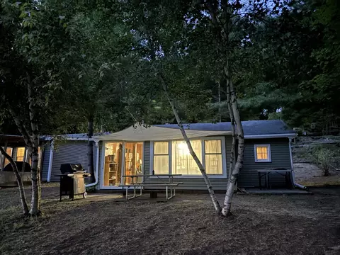 951 Lake, Harrison, MI 48625