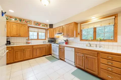 22306 E Riv, Grosse Ile, MI 48138 photo 14