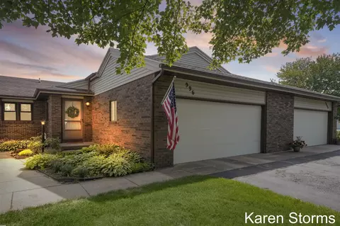 996 Amberwood W, Byron Center, MI 49315