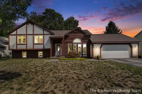 6150 Rogue River Mdws, Belmont, MI 49306
