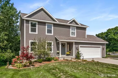 1812 Pine Blf, Hastings, MI 49058