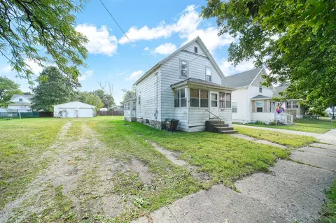 1315 Locust, Jackson, MI 49203 photo 3
