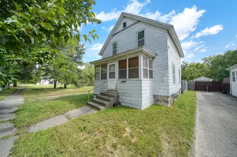 1315 Locust, Jackson, MI 49203 photo 2
