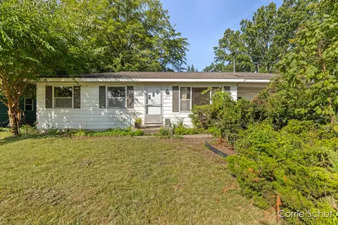 5315 Pinebrook, Grand Rapids, MI 49548