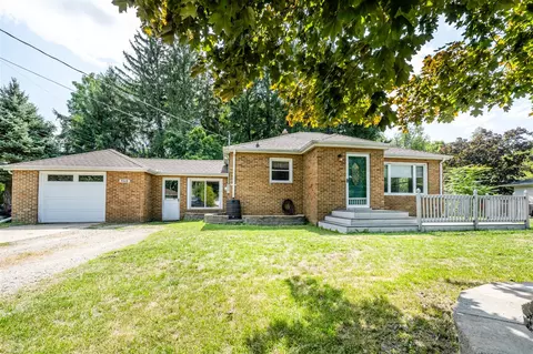 940 Vineland, Saint Joseph, MI 49085
