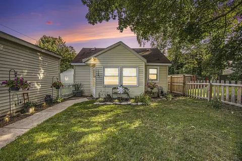 122 Bowne, Grand Rapids, MI 49505