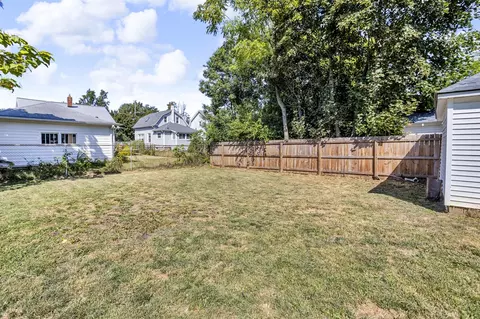 Exterior - 212 N Bowen, Jackson, MI 49202 photo 4 of 9