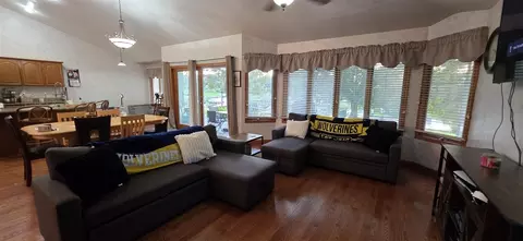 Living - 748 Tomahawk, Coldwater, MI 49036 photo 2 of 2