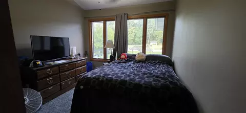 Bedroom - 748 Tomahawk, Coldwater, MI 49036 photo 2 of 5