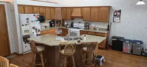 Kitchen - 748 Tomahawk, Coldwater, MI 49036 photo 1 of 3