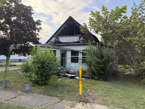 Exterior - 207 E Beech, Three Oaks, MI 49128 photo 3 of 9