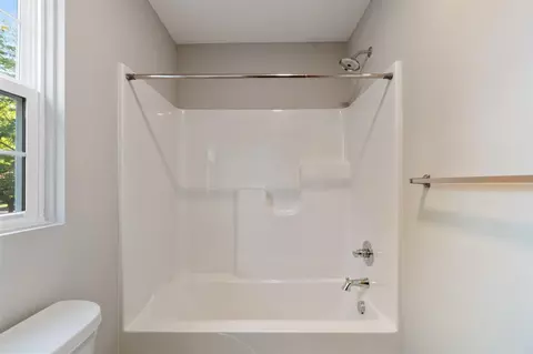 Bath - 1804 E Ganson, Jackson, MI 49202 photo 2 of 3