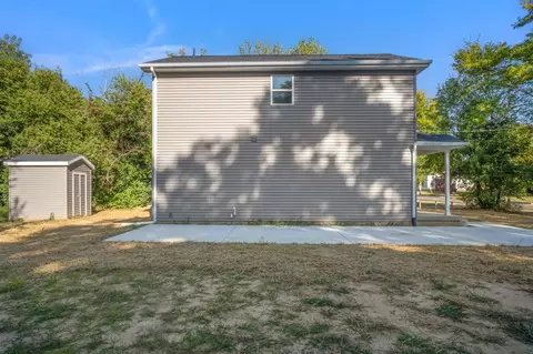 Exterior - 1804 E Ganson, Jackson, MI 49202 photo 5 of 7