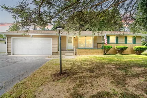 7958 Hively, Jackson, MI 49201