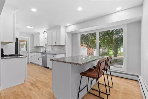 7958 Hively, Jackson, MI 49201 photo 6