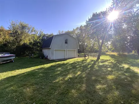 Exterior - 9761 Brown, Springport, MI 49284 photo 7 of 8