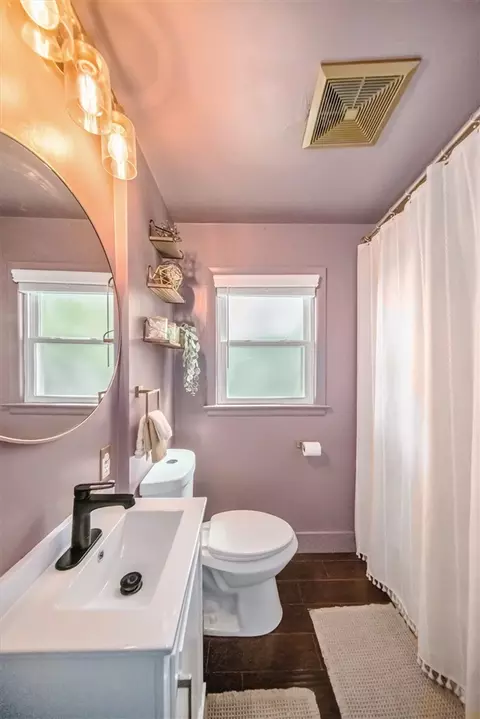 Bath - 121 Mcconnell, Jackson, MI 49201 photo 1 of 1