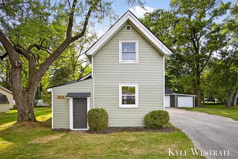 1048 Lincoln, Lowell, MI 49331