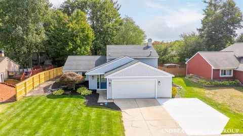 828 Tierra, Kentwood, MI 49508