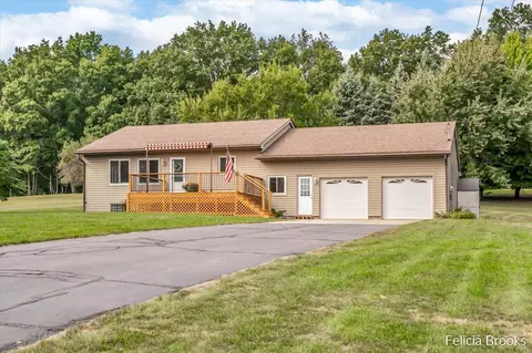 8119 Sunset, Alto, MI 49302