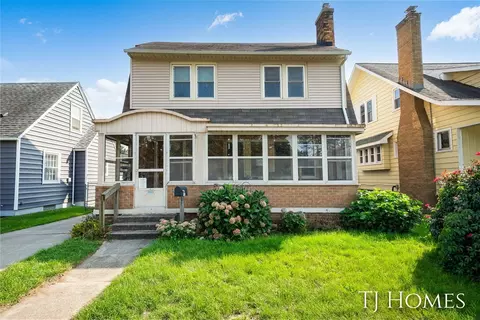 1132 California, Grand Rapids, MI 49504