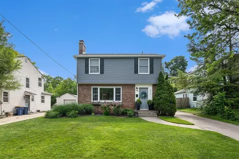 1910 Chamberlain, Grand Rapids, MI 49506