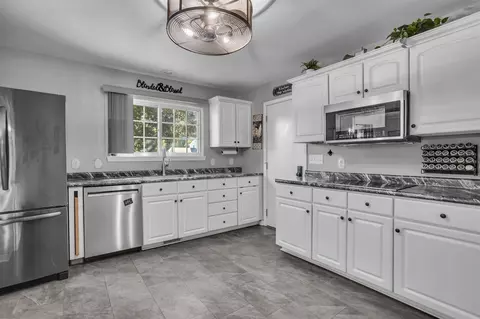 2466 Smiley, Jackson, MI 49203 photo 4