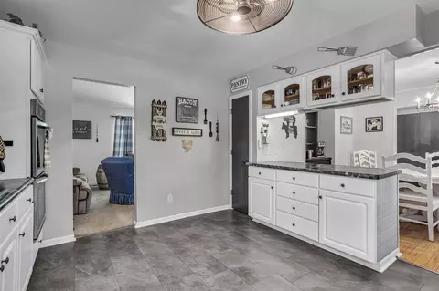 2466 Smiley, Jackson, MI 49203 photo 6