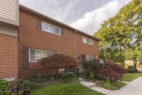 3302 Williamsburg, Ann Arbor, MI 48108