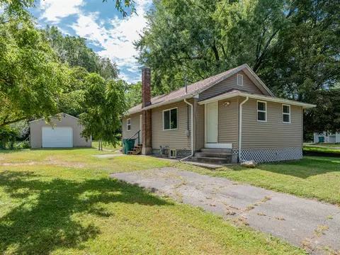 1023 Betterly, Springfield, MI 49037