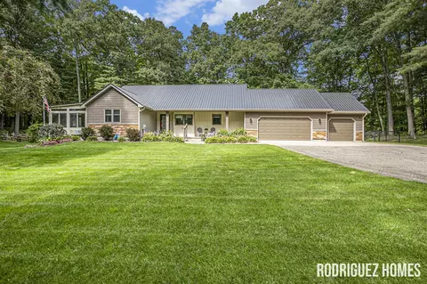 4735 Forest Vale, Pierson, MI 49339