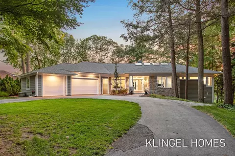 4235 Braeburn, Norton Shores, MI 49441