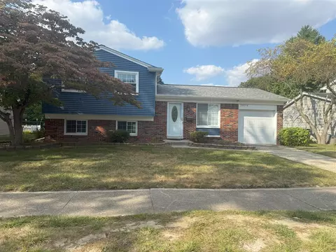 39214 Dillingham St, Westland, MI 48186