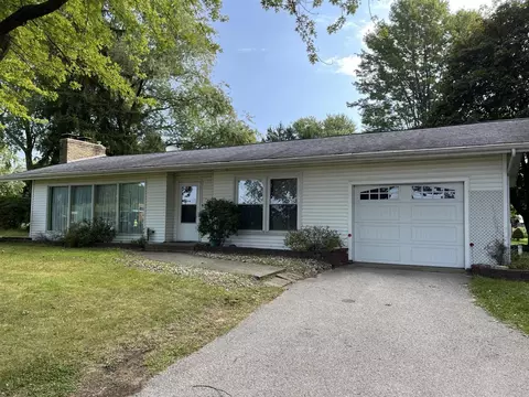 5296 S Warner, Fremont, MI 49412