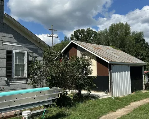 965 Miller, Plainwell, MI 49080 photo 4
