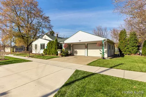 4060 Buchanan, Grand Rapids, MI 49548