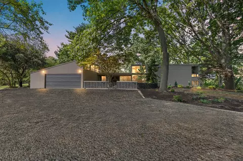 4081 Thornoaks, Ann Arbor, MI 48104