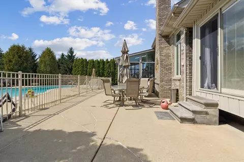 17736 Joseph Dr, Macomb, MI 48044 photo 41