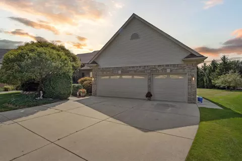17736 Joseph Dr, Macomb, MI 48044