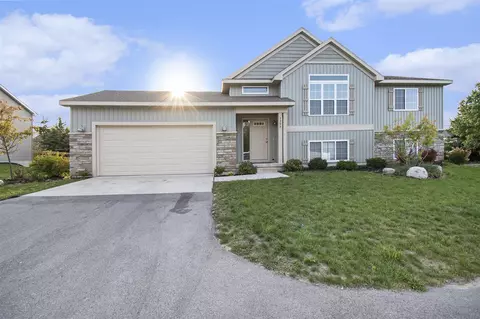 3299 52nd, Grand Rapids, MI 49512