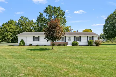 47177 Klett Rd, Paw Paw, MI 49079